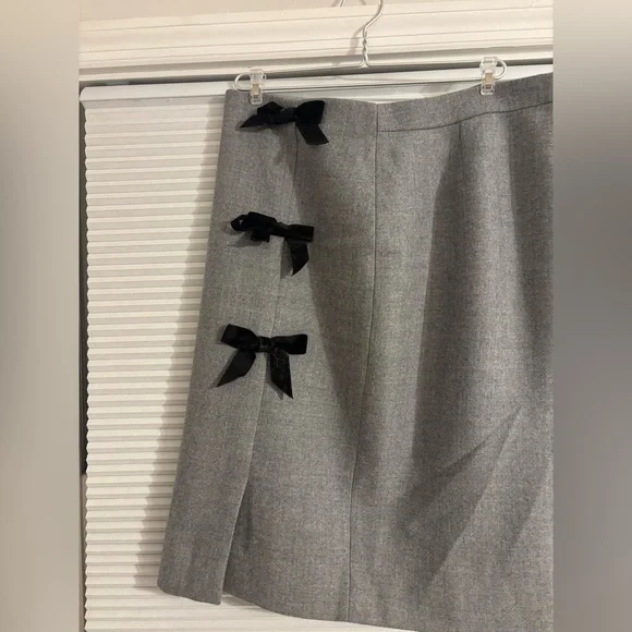 J. Crew Gray Pencil Skirt with Black Bow Details - Picture 3 of 4